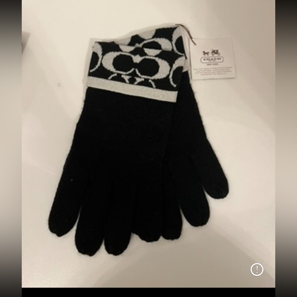 Bundle🧤Coach Black and Silver Patterned Gloves & Scarf 🧣